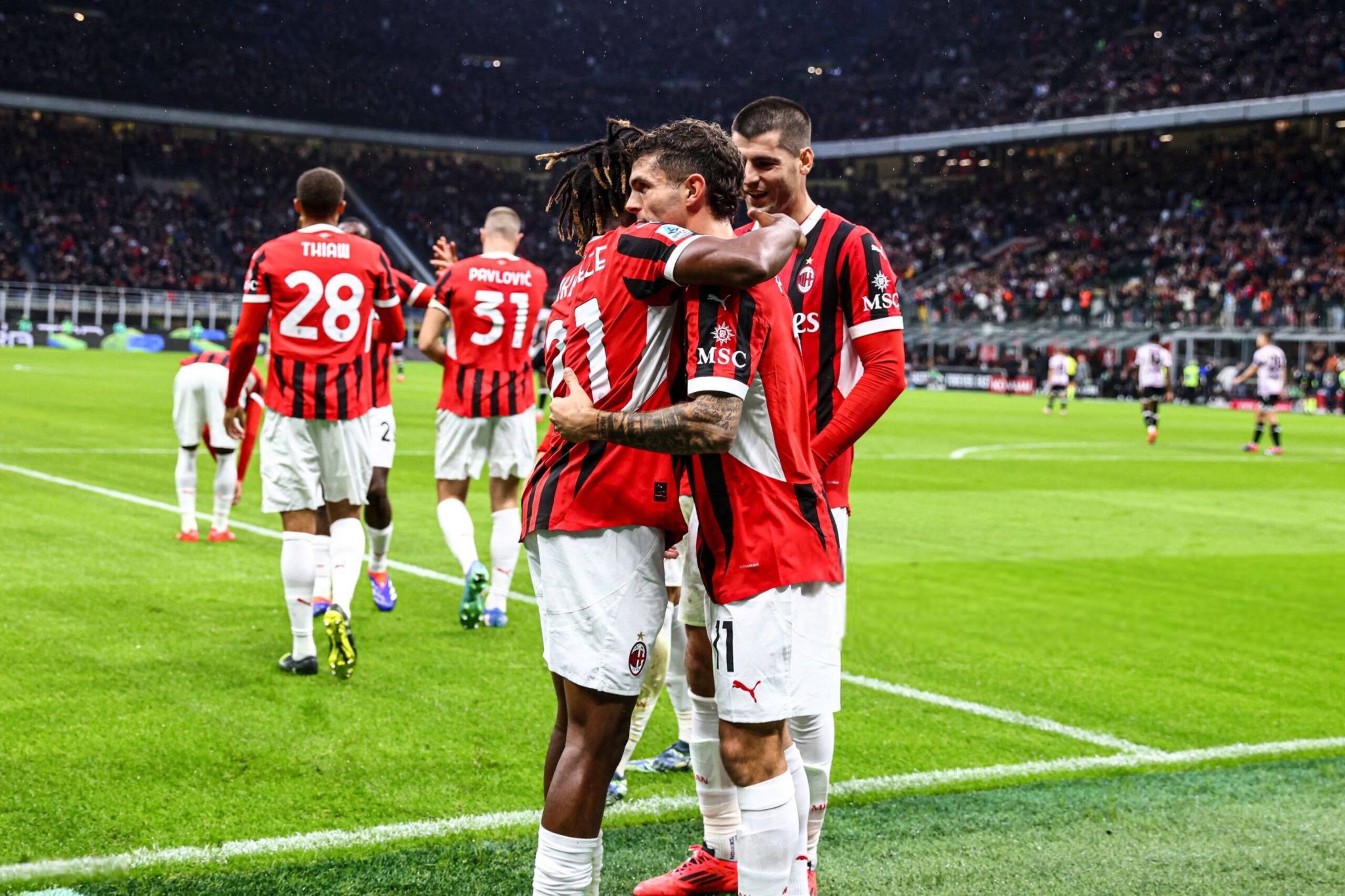 Christian Pulisic Samuel Chukwueze AC Milan