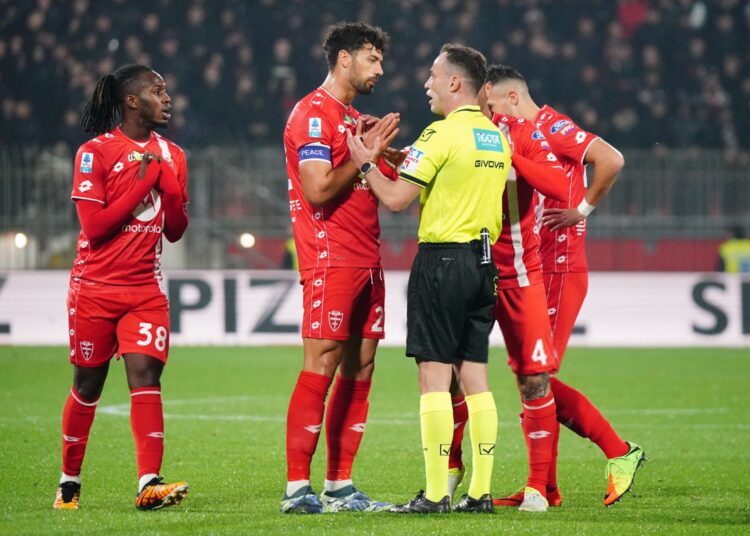 Referee Ermanno Feliciani during Monza - Milan