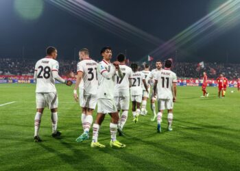 Reijnders and AC Milan players celebrate ميلان رايندرز