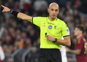 Referee Michael Fabbri