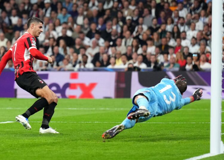 Alvaro Morata scores for AC Milan against Real Madrid موراتا ميلان