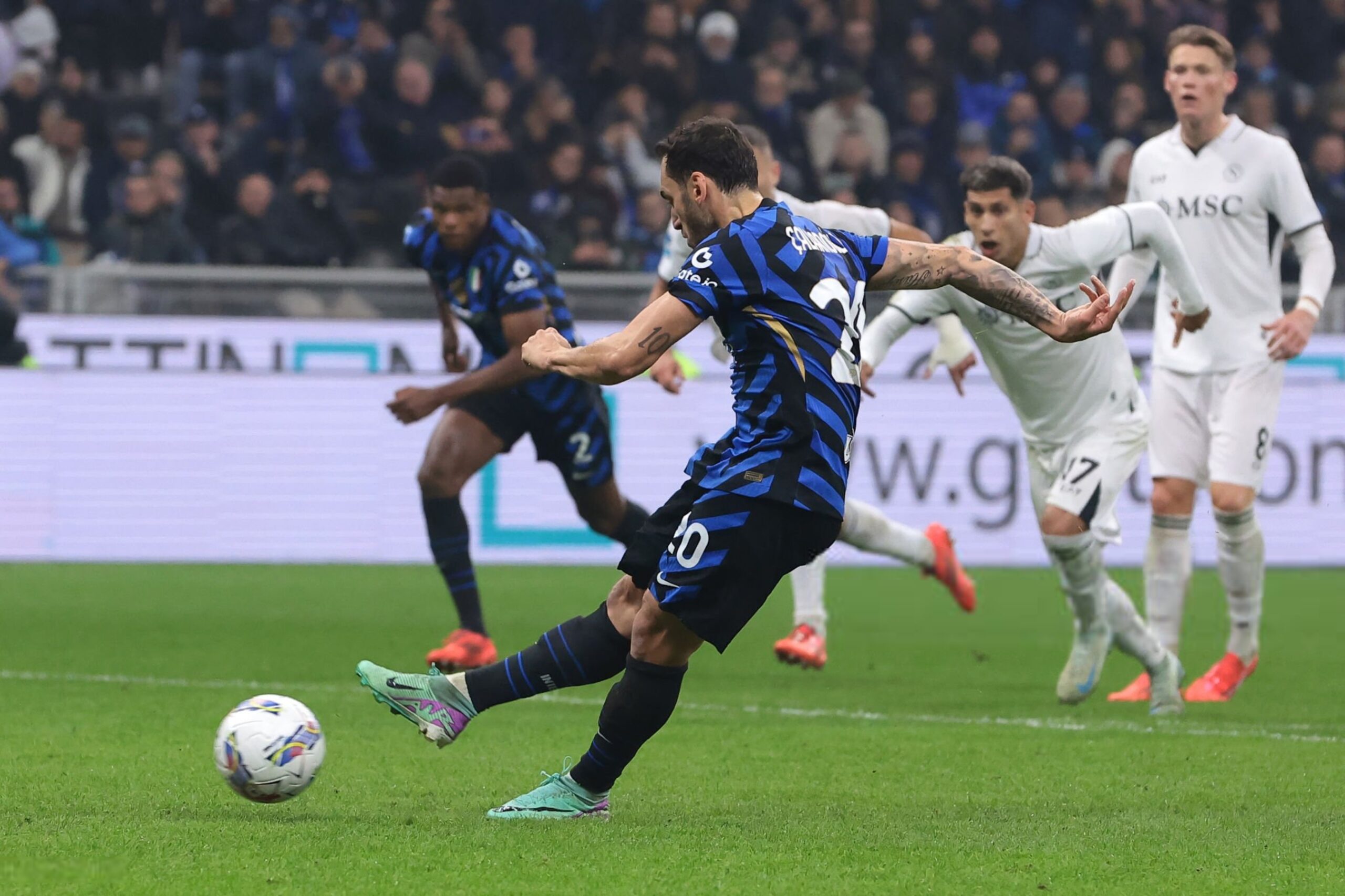 Hakan Calhanoglu Inter