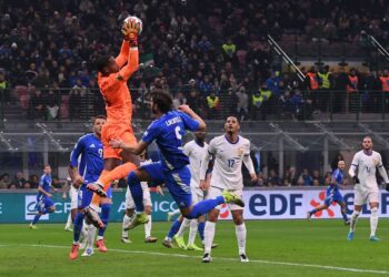 Mike Maignan مينيون