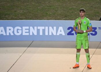 Sebastiano Desplanches holds the trophy for Best Goalkeeper after the Argentina 2023 U-20 World Cup final match between Uruguay and Italy at the Estadio Unico Diego Armando Maradona stadium in La Plata, Argentina, on June 11, 2023.