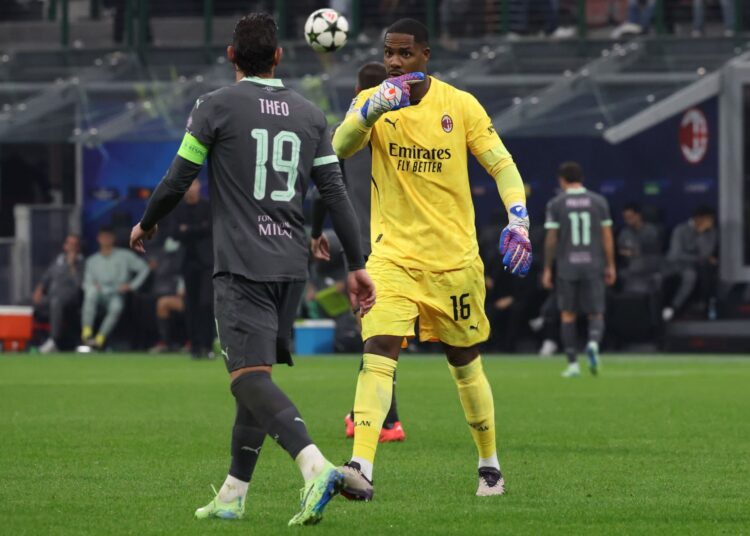 Mike Maignan AC Milan Theo Hernandez ميلان ثيو مينيون