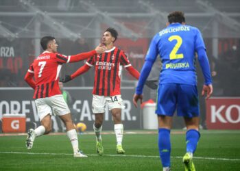 Tijjani Reijnders and Alvaro Morata of AC Milan ميلان رايندرز موراتا