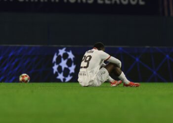 ميلان Milan dejected
