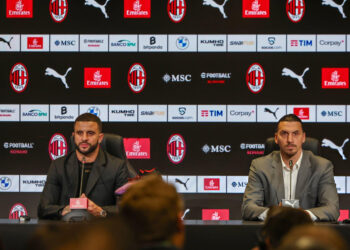 Zlatan Ibrahimovic Kyle Walker Milan إبراهيموفيتش ووكر ميلان