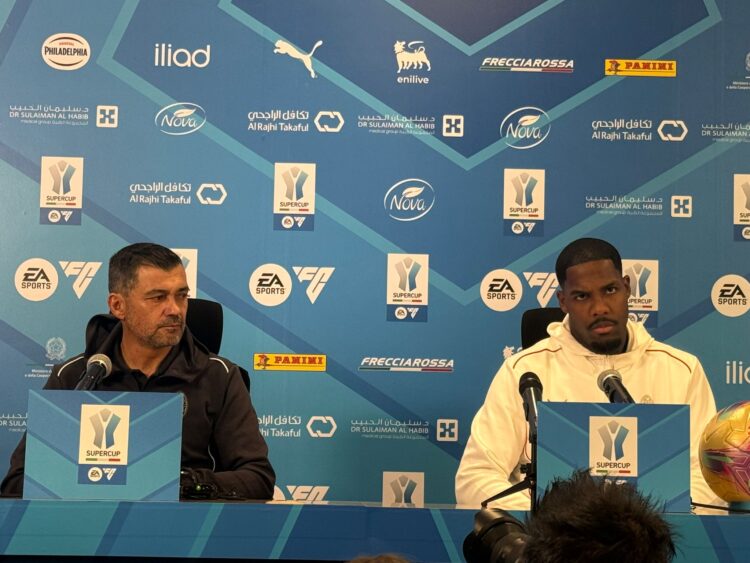 Mike Maignan Sergio Conceicao AC Milan ميلان كونسيساو مينيون