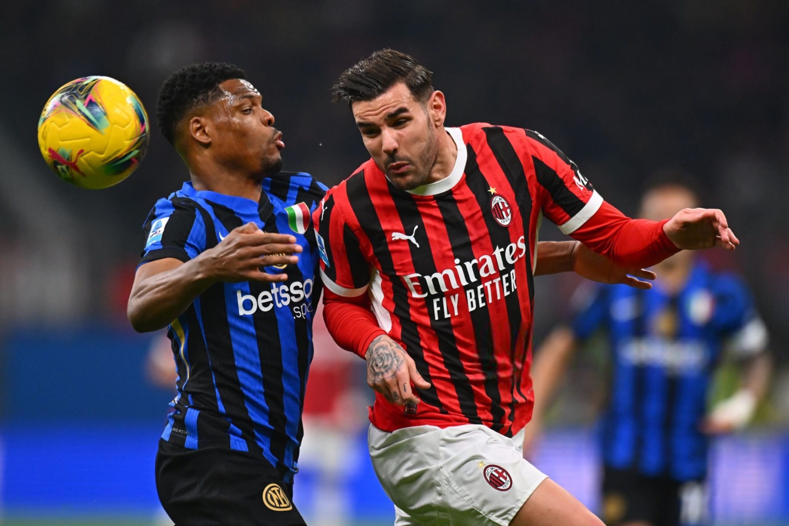 Theo Hernandez AC Milan Denzel Dumfries Inter ثيو دومفريس