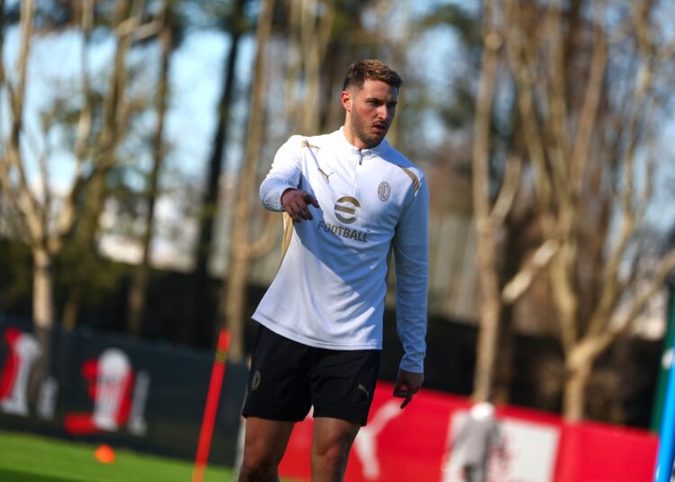 Santiago Gimenez Milan ميلان سانتياغو خيمينيز