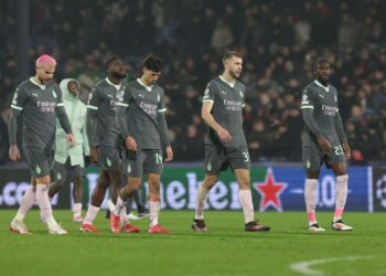 AC Milan players looking dejected ميلان