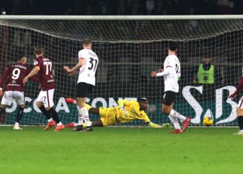Milan fail to bounce back vs Torino and fans express anger towards players