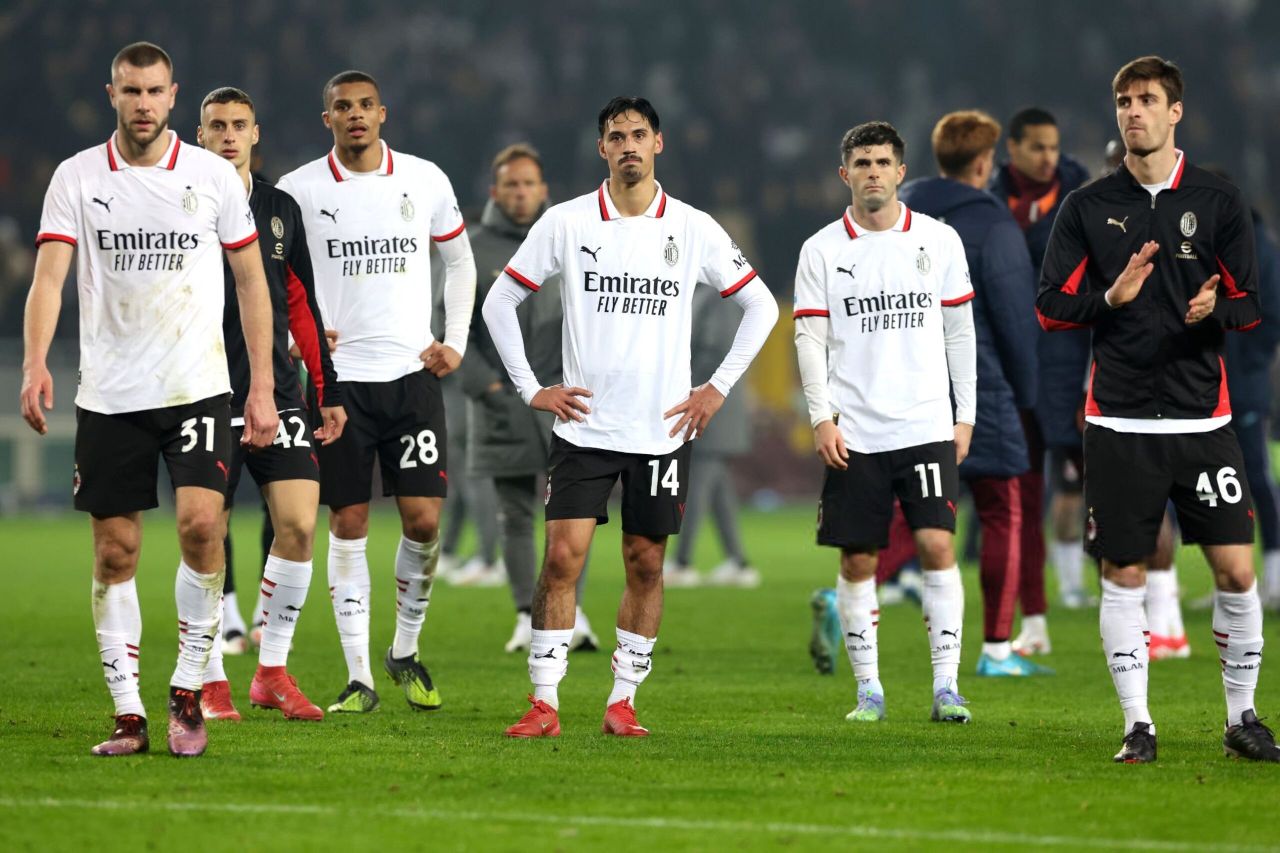 AC Milan players looking dejected ميلان