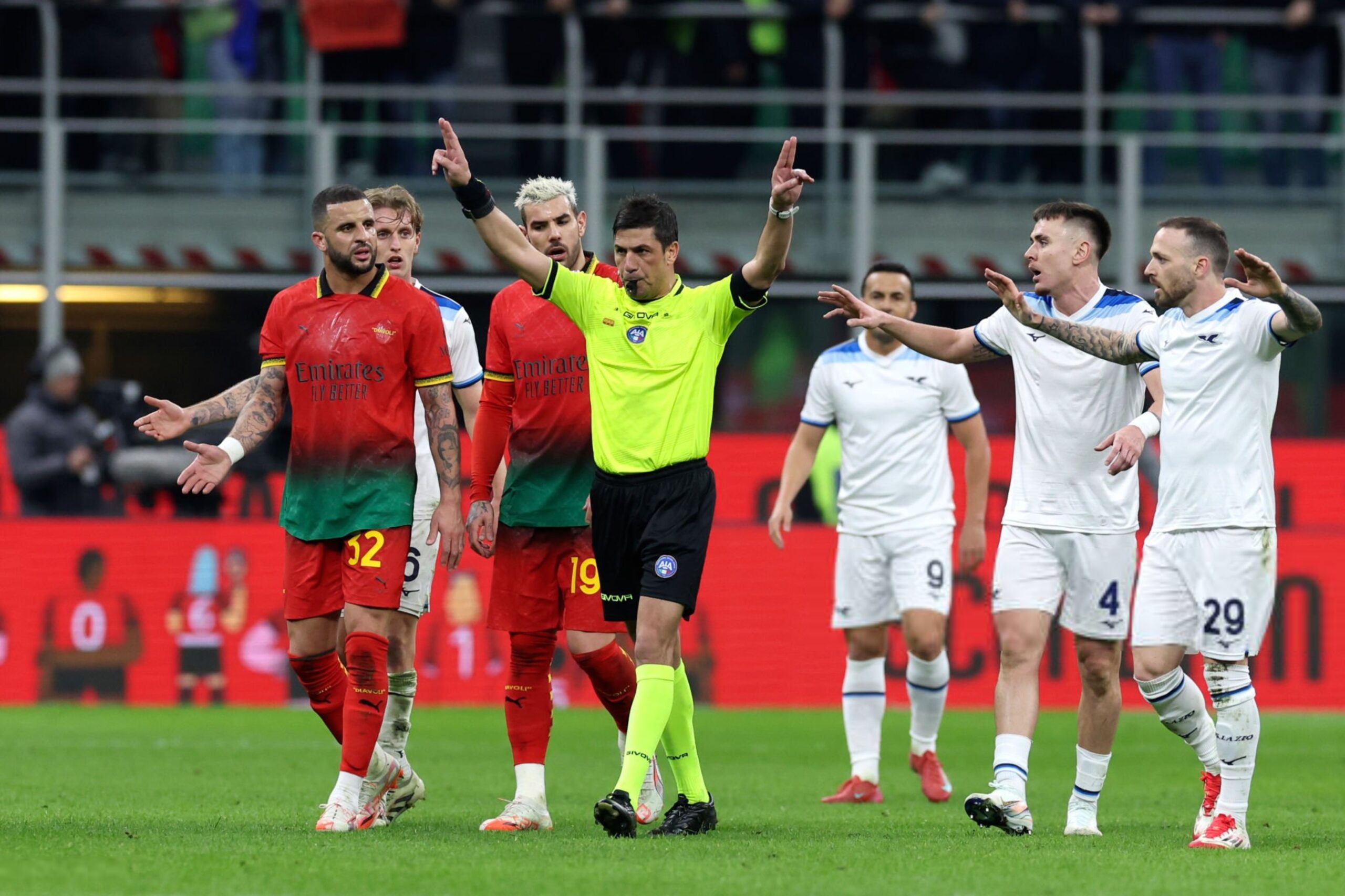 Referee Gianluca Manganiello