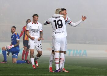 AC Milan players celebrate ميلان