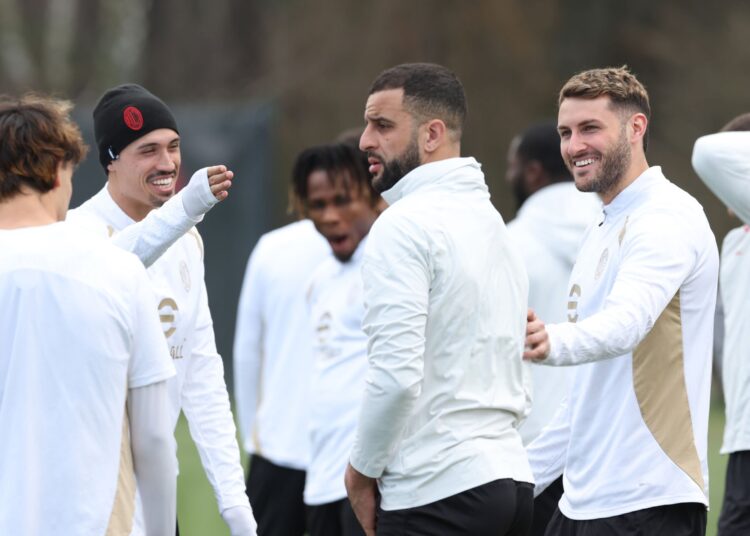 Kyle Walker Santiago Gimenez AC Milan ميلان ووكر سانتياغو خيمينيز