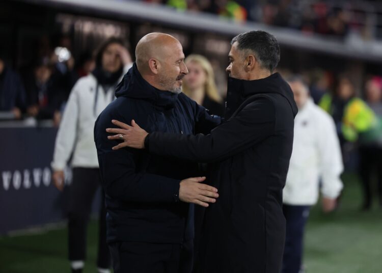 AC Milan's Conceicao and Italiano of Bologna كونسيساو ميلان إيتاليانو بولونيا