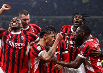 AC Milan players celebrate ميلان