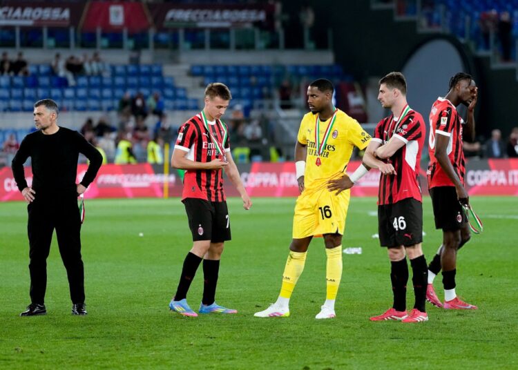 Sergio Conceicao and his AC Milan players ميلان كونسيساو