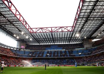 AC Milan fans "go home" ميلان