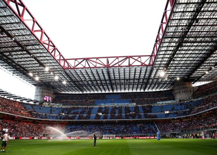 AC Milan fans "go home" ميلان