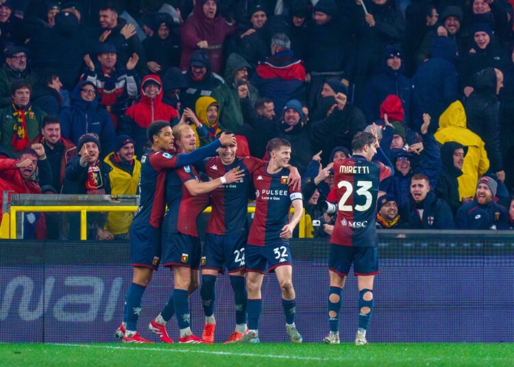 Genoa players جنوى