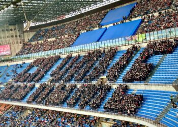 milan go home ميلان fans