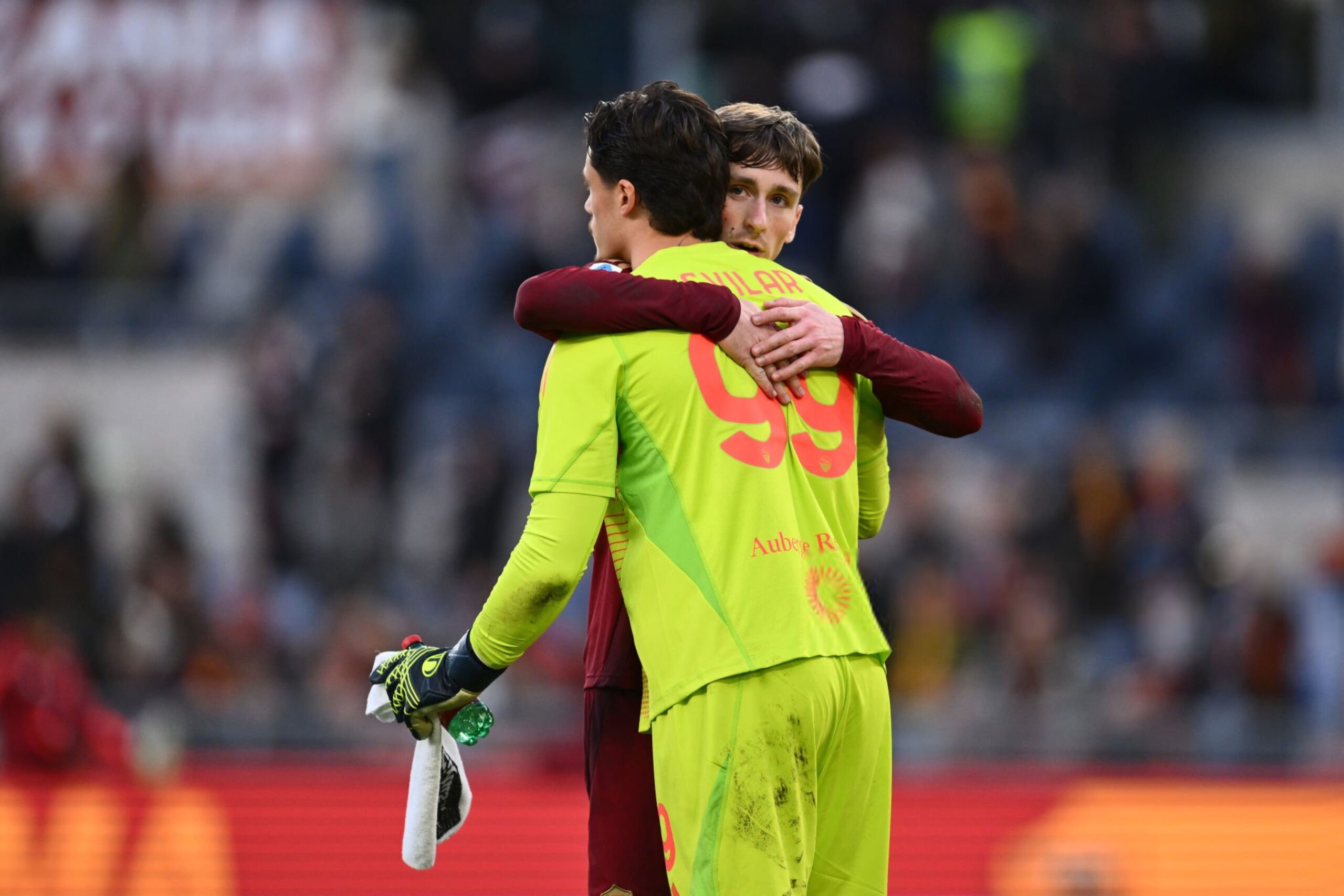 Mile Svilar and Alexis Saelemaekers