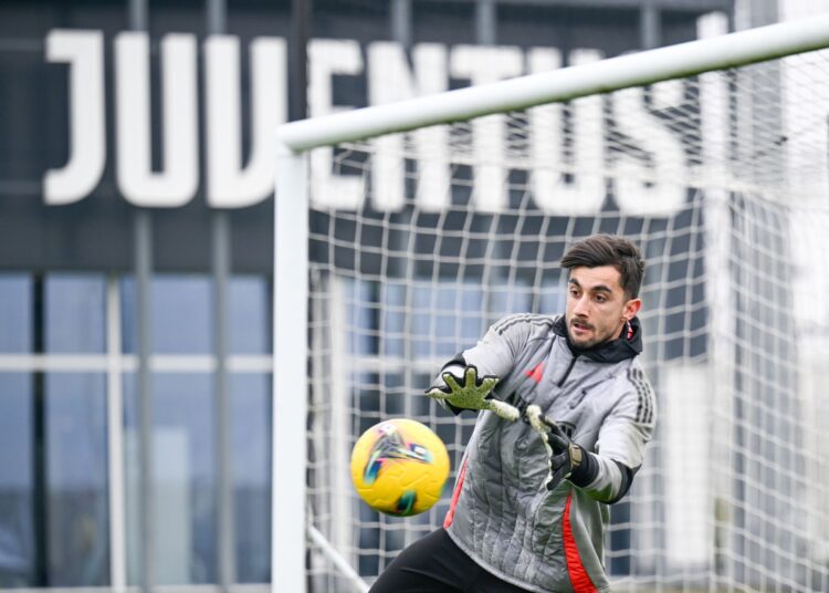 Mattia Perin Juventus يوفنتوس بيرين