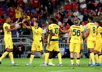 AC Milan players celebrate ميلان