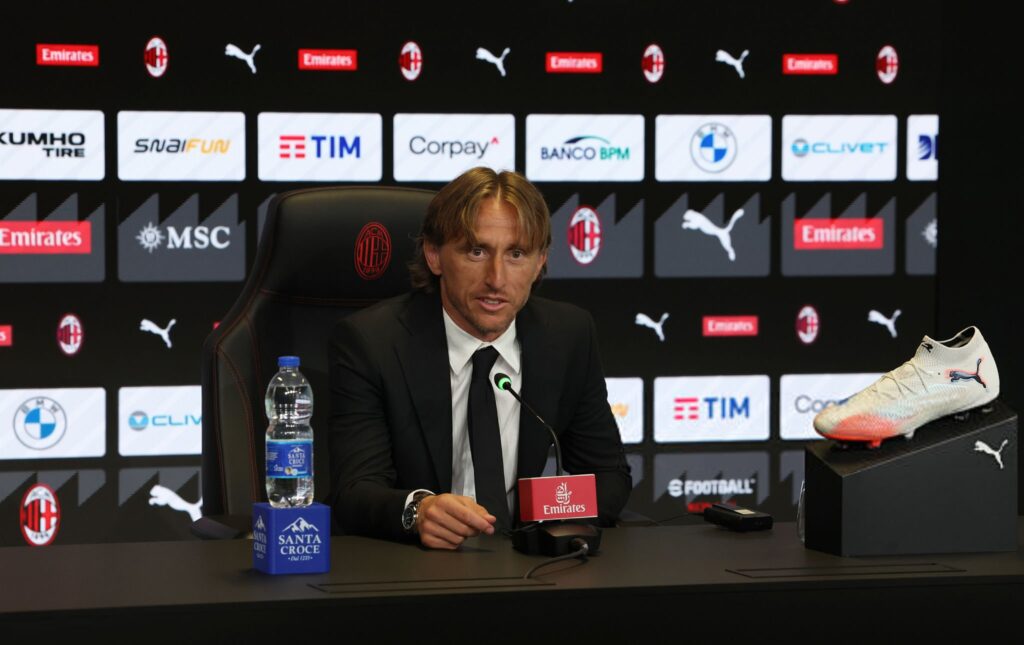 Modric: "I hope to win trophies with Milan... I still have football dreams"