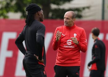 Massimiliano Allegri and Rafael Leao of AC Milan ميلان أليغري لياو