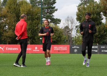 Leao Modric Massimiliano Allegri AC Milan لياو ميلان أليغري مودريتش