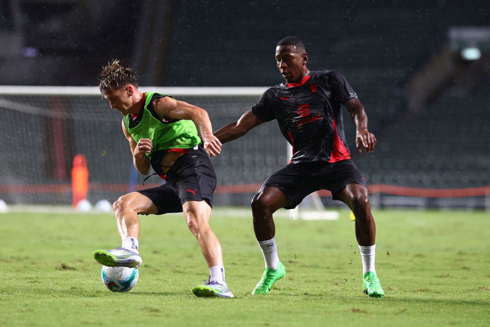 QS: Milan, SOS Saelemaekers. Estupiñán also out