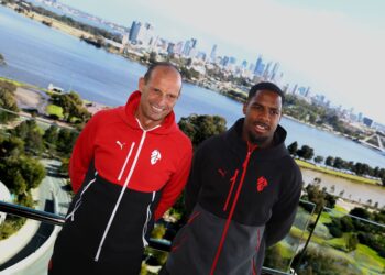 Massimiliano Allegri Mike Maignan AC Milan ميلان مينيون أليغري