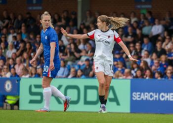 Christy Grimshaw of AC Milan Women reacts against Keira Walsh of Chelsea during the pre-season friendly match between Chelsea Women and AC Milan Women at Kingsmeadow on August 29, 2025 in Kingston upon Thames, England. (Photo by Sara Cavallini/AC Milan via Getty Images)