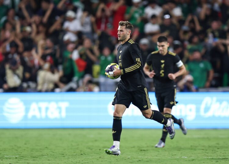 Santiago Gimenez سانتياغو خيمينيز