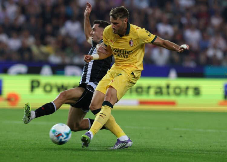 Santiago Gimenez ميلان سانتياغو خيمينيز