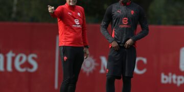 Massimiliano Allegri and Rafael Leao (AC Milan via Getty Images)
