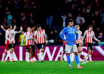 Giovanni Di Lorenzo of SSC Napoli looks dejected after conceding his sides fourth goal during the UEFA Champions League 2025/26 League Phase MD3 match between PSV Eindhoven and SSC Napoli at PSV Stadion on October 21, 2025 in Eindhoven, Netherlands. (Photo by Marcel ter Bals/DeFodi Images/DeFodi via Getty Images)