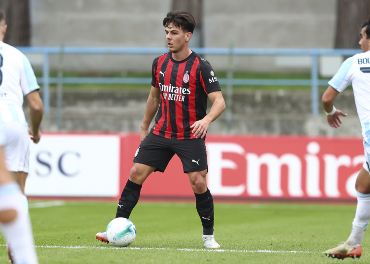 Ardon Jashari of AC Milan