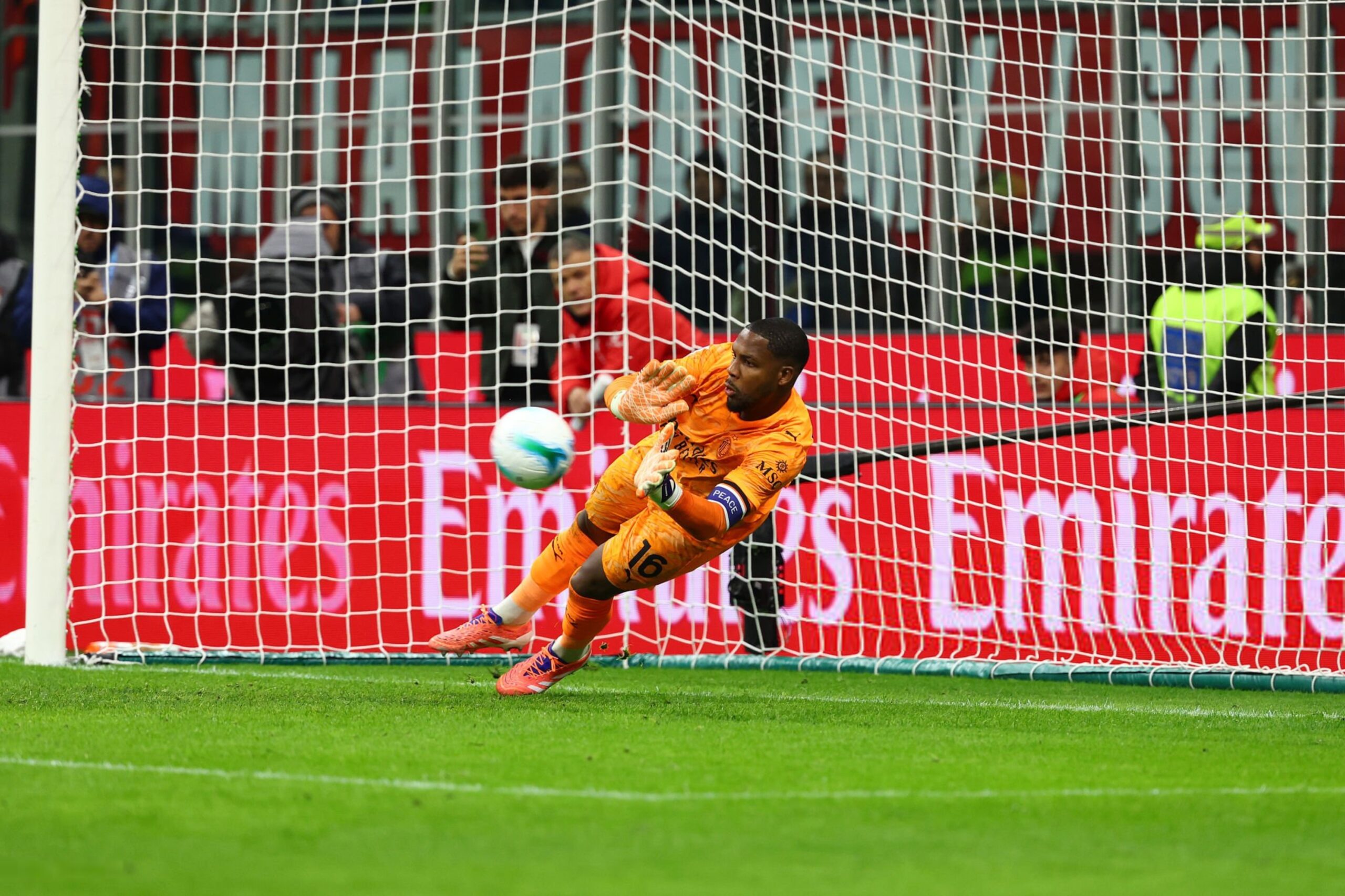 Mike Maignan AC Milan ميلان مينيون