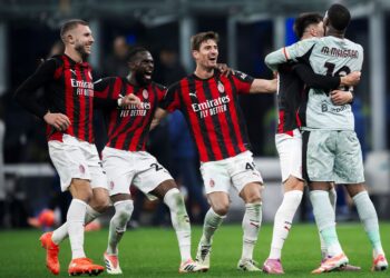 Mike Maignan Davide Bartesaghi, Matteo Gabbia, Fikayo Tomori, and Strahinja Pavlovic of AC Milan ميلان بافلوفيتش توموري بارتيساغي غابيا مينيون
