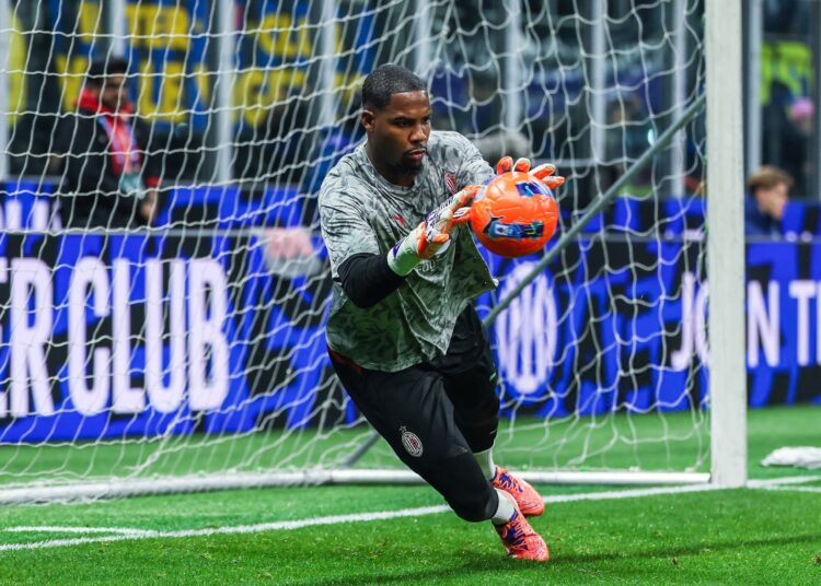Mike Maignan AC Milan ميلان مينيون
