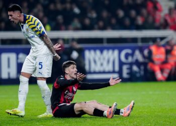 AC Milan's Saelemaekers looking dejected ميلان ساليماكرز