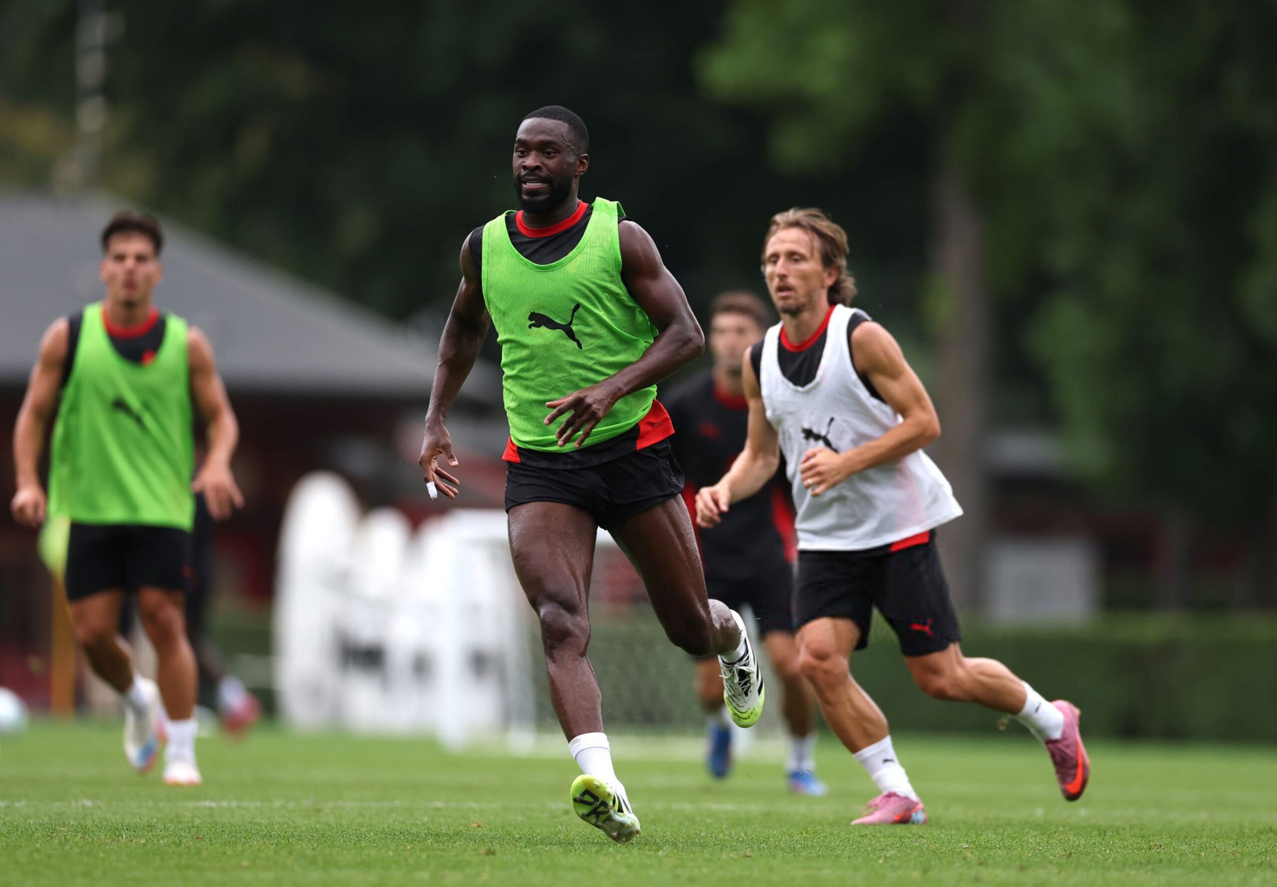 Fikayo Tomori Luka Modric Milan ميلان مودريتش توموري