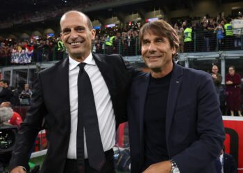 Head coach AC Milan Massimiliano Allegri shakes hands with head coach SSC Napoli Antonio Conte during the Serie A match between AC Milan and SSC Napoli at Giuseppe Meazza Stadium on September 28, 2025 in Milan, Italy. (Photo by Claudio Villa/AC Milan via Getty Images)