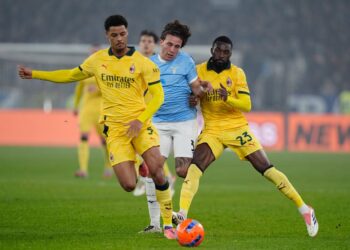 Koni De Winter and Fikayo Tomori of AC Milan during a match against Lazio