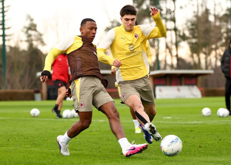 Davide Bartesaghi and Pervis Estupinan AC Milan